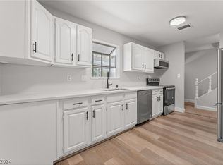 154 Greenbriar Townhouse Way #TOWNHOUSE, Las Vegas, NV 89121