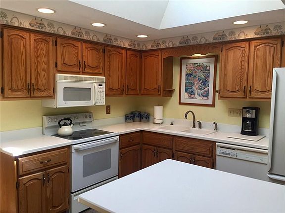 4th image of 1591 Greensboro Dr