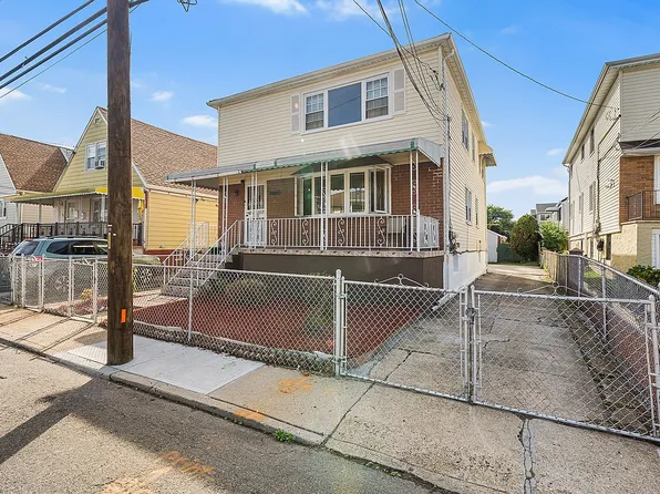 2711 Deerfield Rd, Far Rockaway, NY 11691