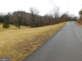 Pinewood Ave, Hyndman, PA 15545