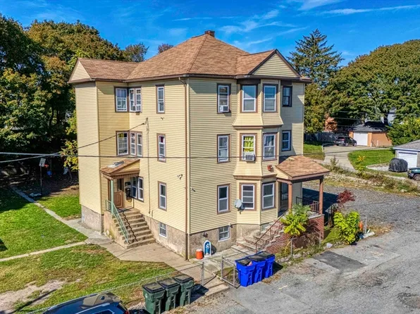 15 Higgins St, Fall River, MA 02724