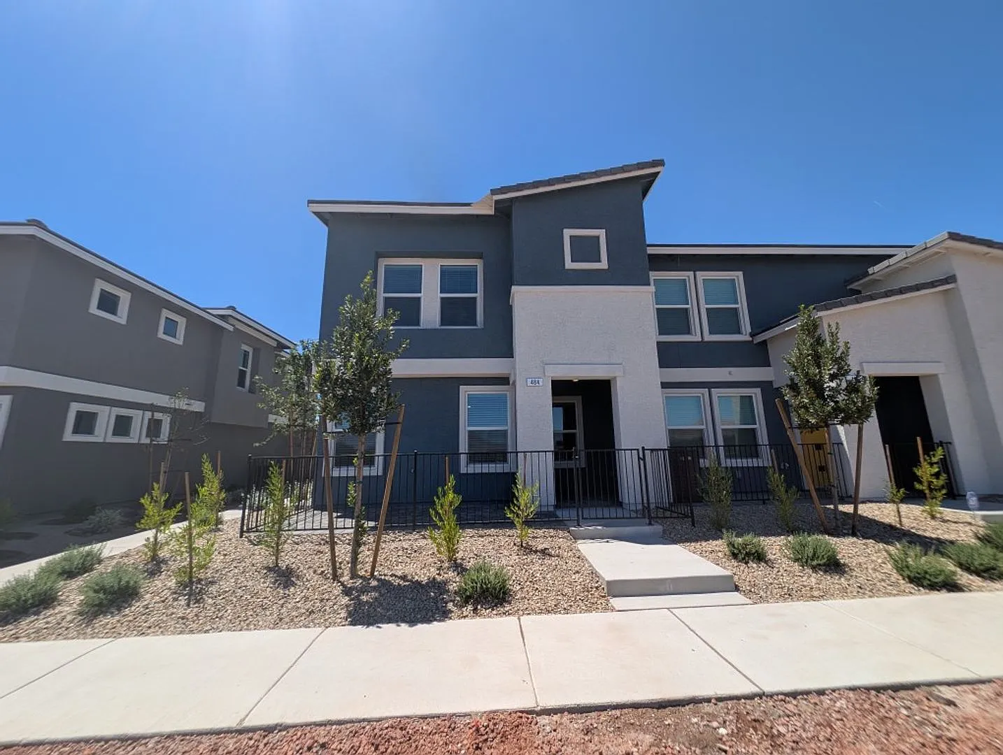 484 Golden Myna Ave — Photo 2