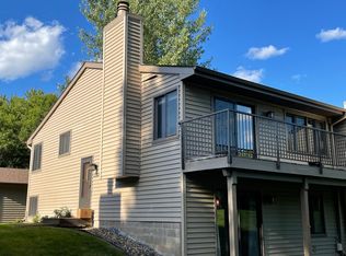 1342 Arden View Dr, Arden Hills, MN 55112