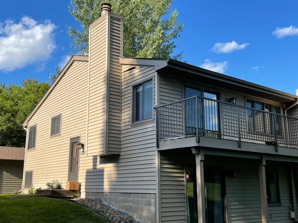 1342 Arden View Dr, Arden Hills, MN 55112