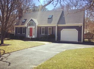34 Nobska Rd, Mashpee, MA 02649