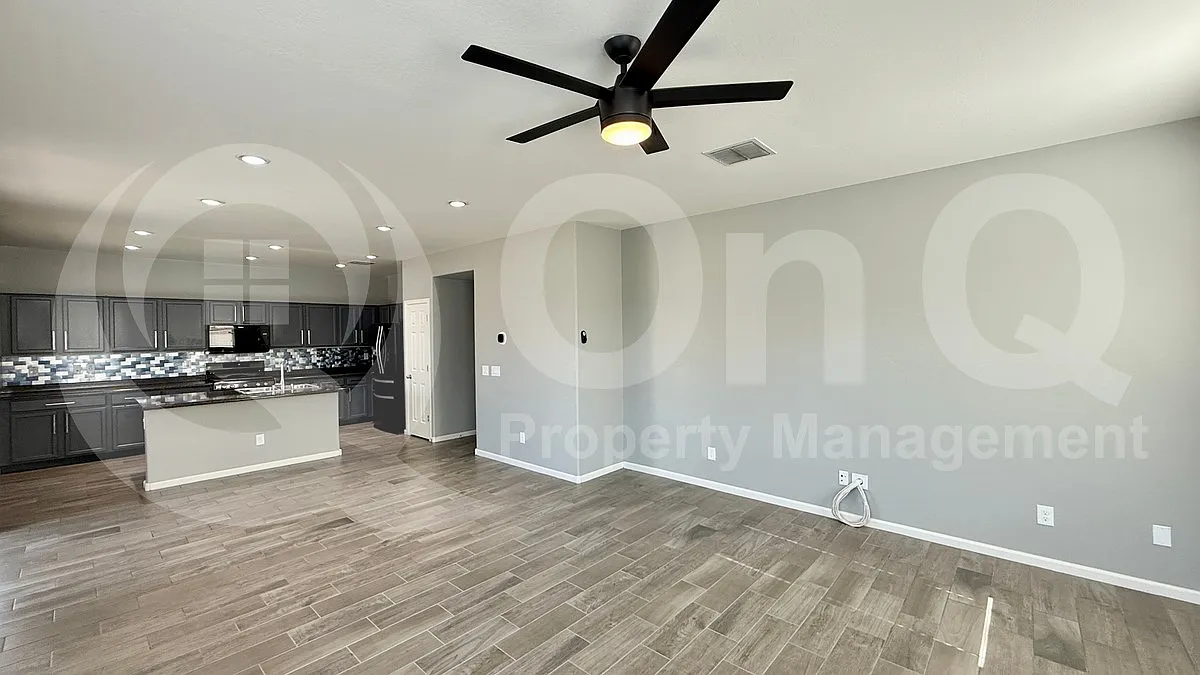 5 bed, 3.0 bath, 2579 sqft, $3,000 — Photo 4