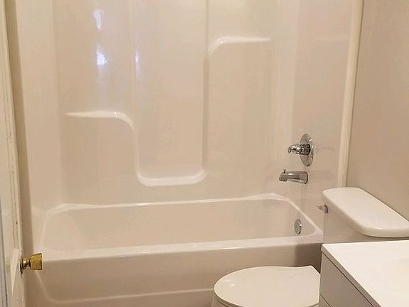 5th image of 1427 W Clay St Unit 3