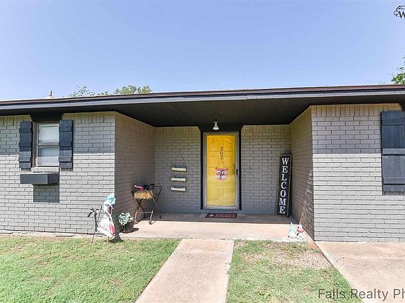 3rd image of 302 Avenue I