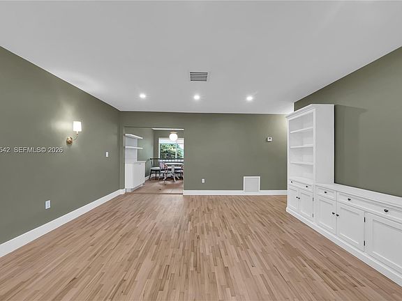5th image of 3145 Segovia St #3145