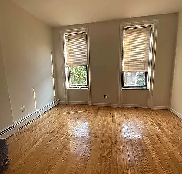 235 16th St #2R — Photo 8