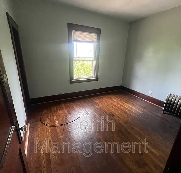 1495 W Grand Blvd — Photo 3