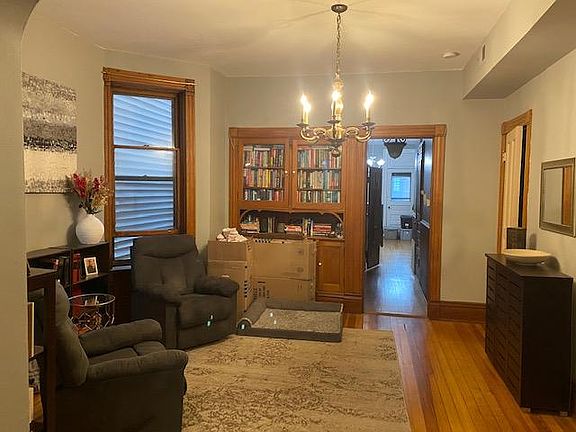 2nd image of 1123 W Drummond Pl #2