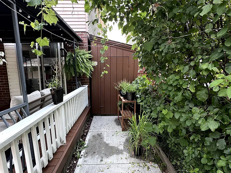 4 Sunshade Pl — Photo 27