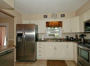 3500 Bel Aire Rd, Des Moines, IA 50310