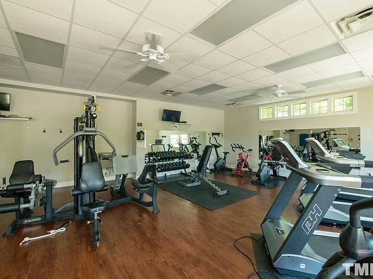 13 Pilatus Dr — Photo 2