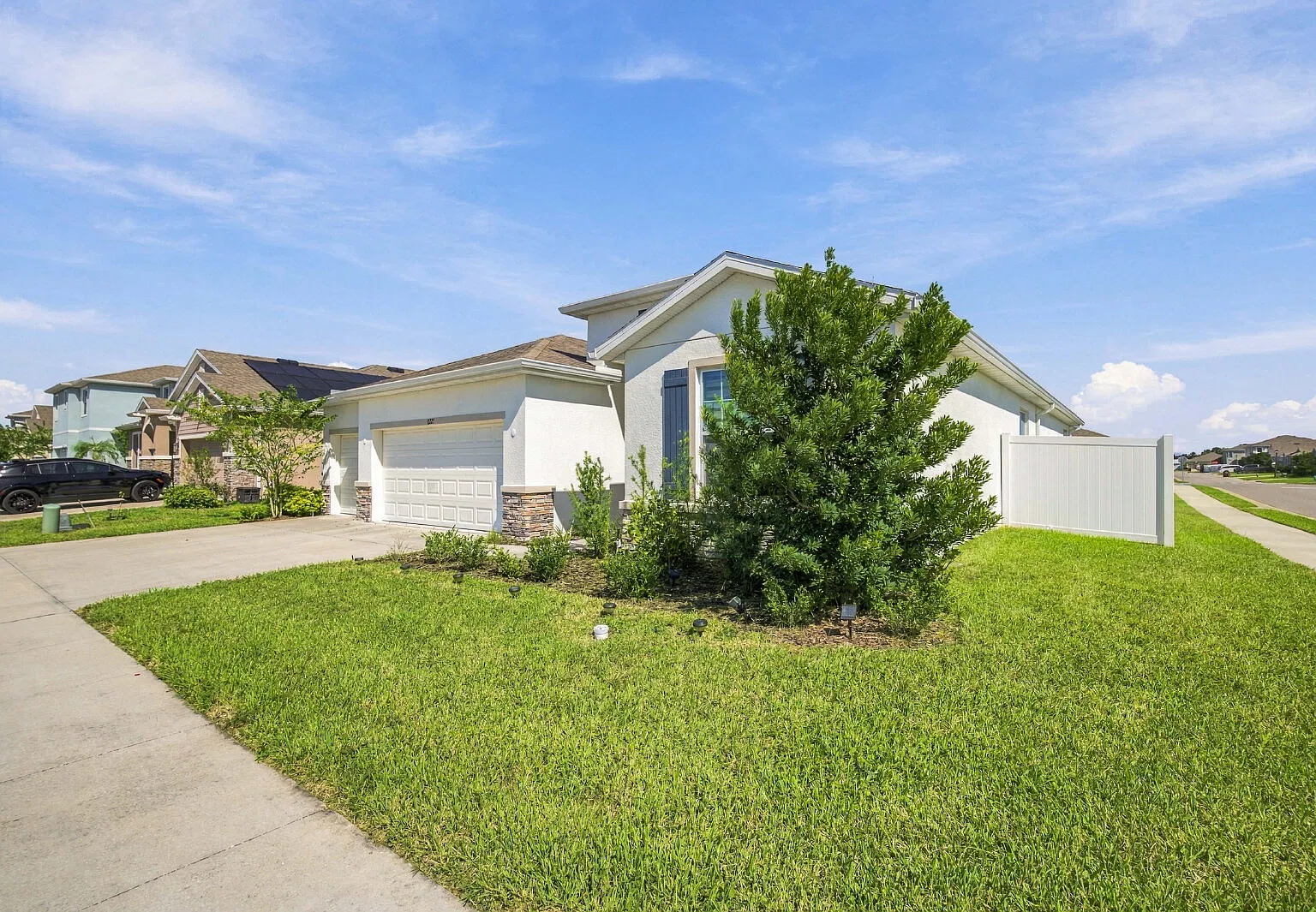 4 bed, 3.0 bath, 2537 sqft, $2,495 — Photo 2