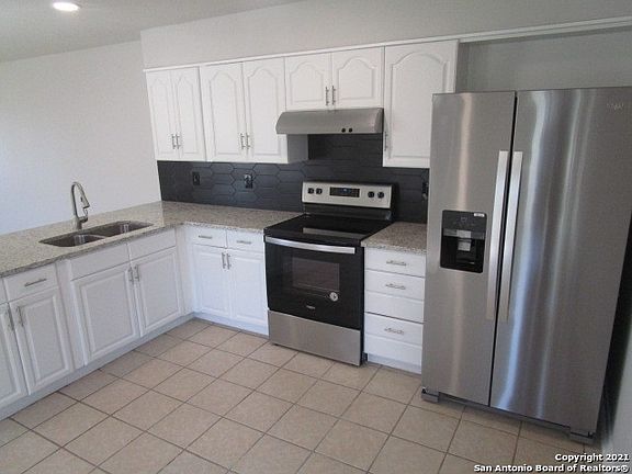 4th image of 7351 Shady Hollow Ln #B