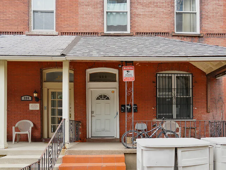 222 S 43rd St #3 — Photo 1