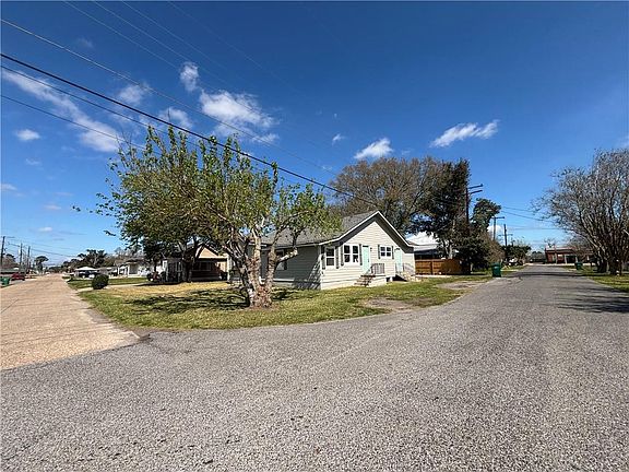 4th image of 2220 S Central Ave