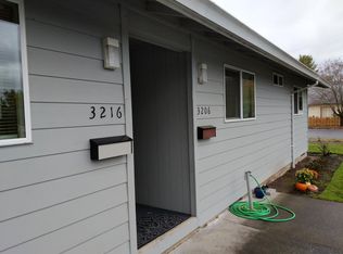 3216 SE Madison St, Portland, OR