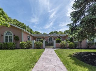 7 Carmen View Dr, Shirley, NY 11967