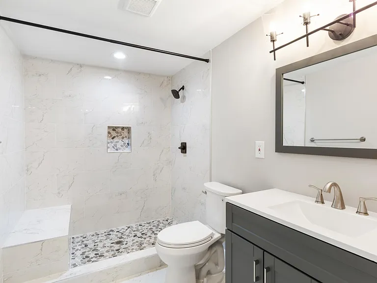 3/2 - Master bathroom
