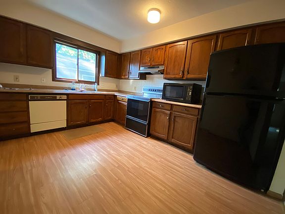 3rd image of 1766 Grand Blvd