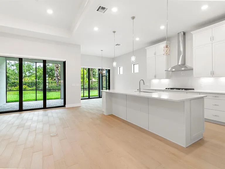 9195 Cape Honey Bee Ln — Photo 7