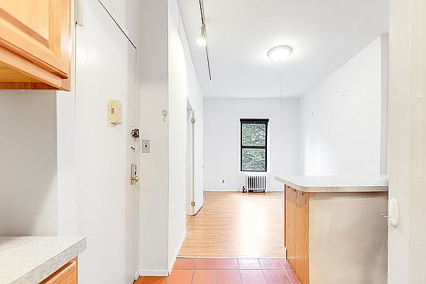 1st image of 154 W 92nd St APT 4R
