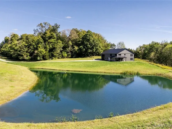 48 Caledonia Road, Madison, IN 47250