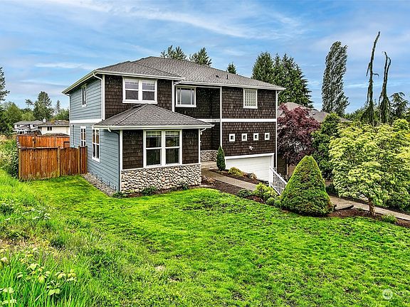 4th image of 7607 80th Avenue NE