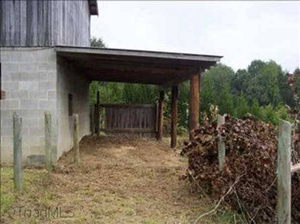 4810 Talley Rd, Walkertown, NC 27051