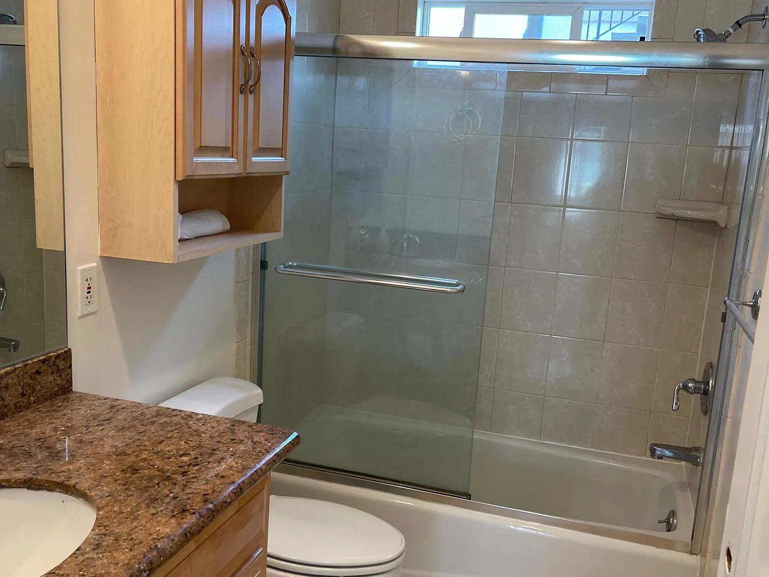2 bed, 1000 sqft, $3,850 — Photo 2