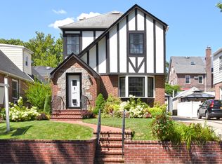 4514 166th St, Flushing, NY 11358