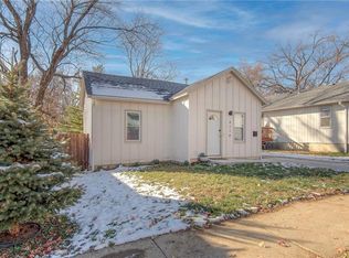 4116 Roanoke Rd, Kansas City, MO 64111