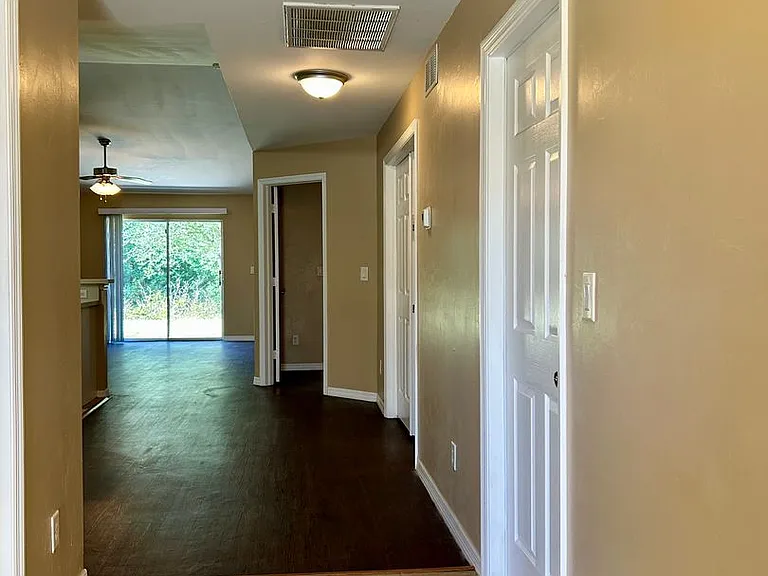 346 Bell Blvd S — Photo 9