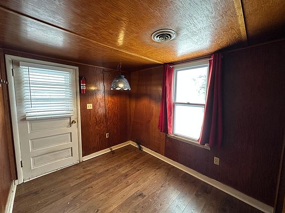 4th image of 604 Industrial Rd