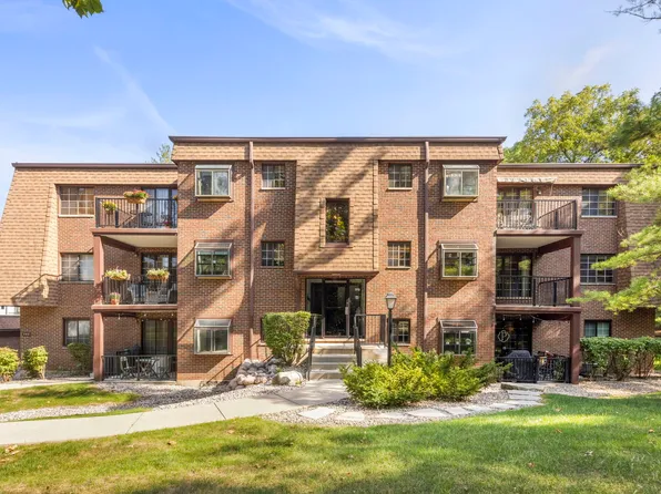 393 Duane St APT 203, Glen Ellyn, IL 60137