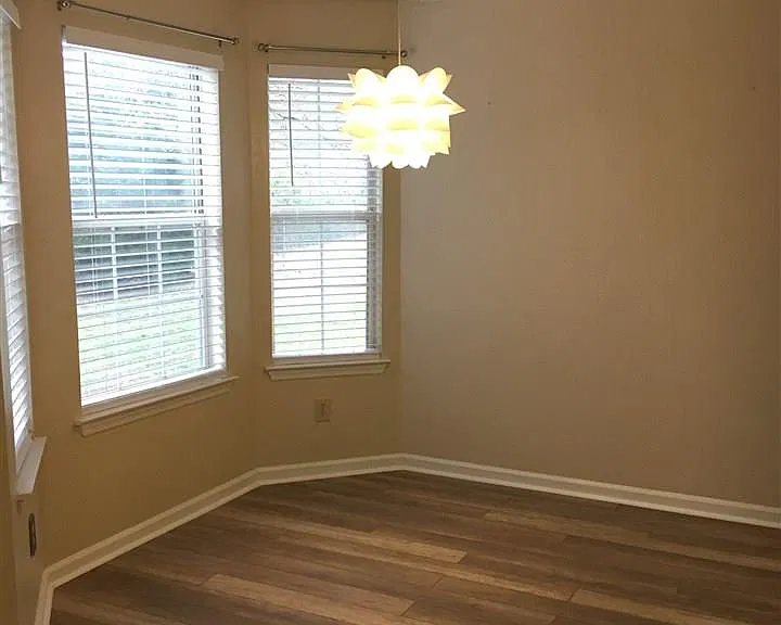 106 Vistawood Ct — Photo 8