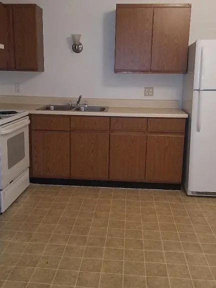 510 E Main St #12 — Photo 2