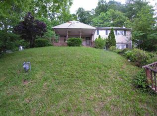 1428 Buena Vista Dr, Huntington, WV 25704