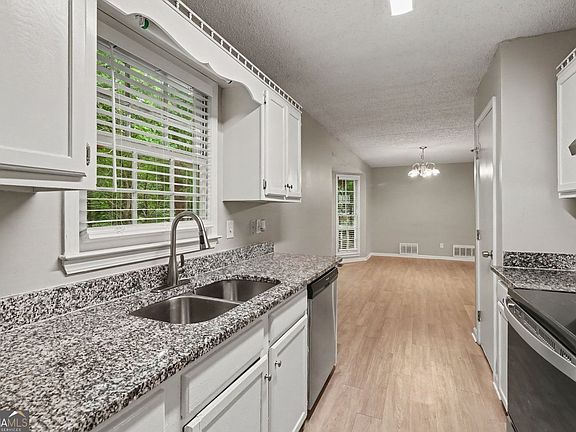 5th image of 72 Amber Way