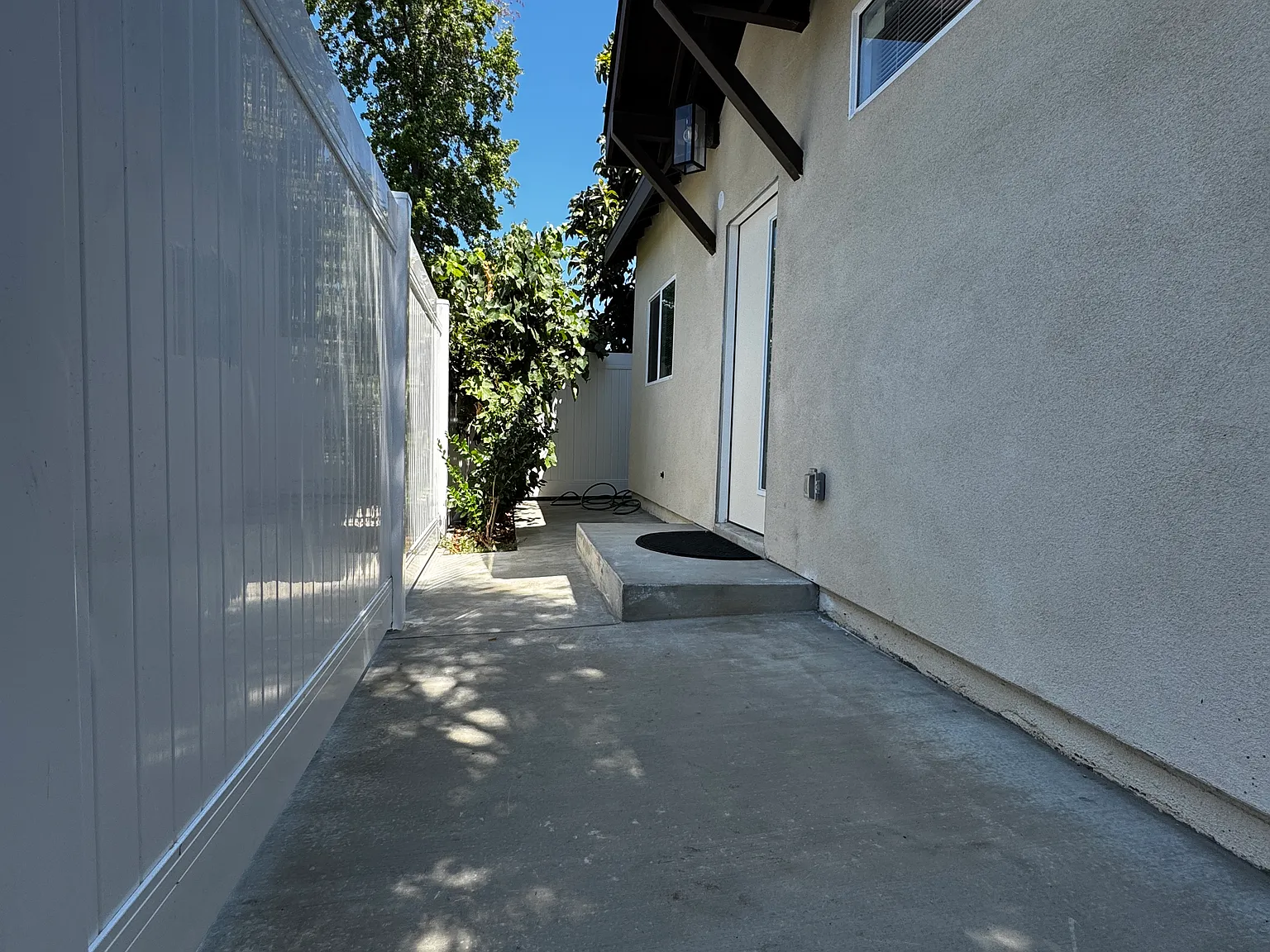 Andasol Ave, Encino — Photo 2
