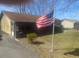 36 Robinhood Dr, Cranberry Township, PA 16066