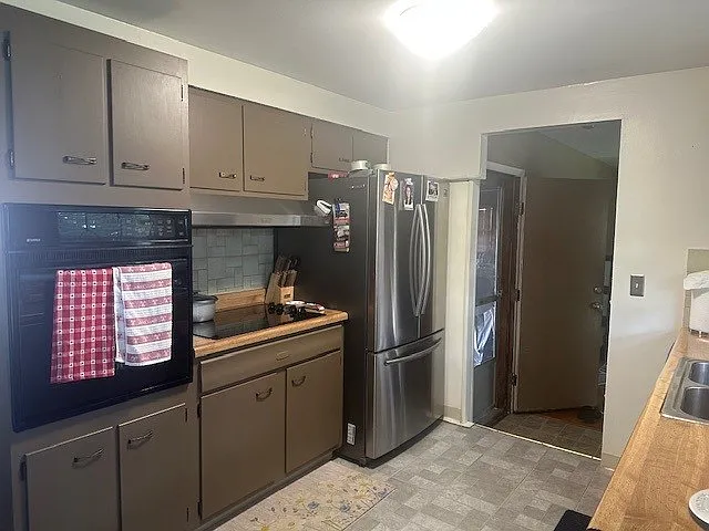 4 bed, 1.5 bath, 1724 sqft, $2,325 — Photo 4