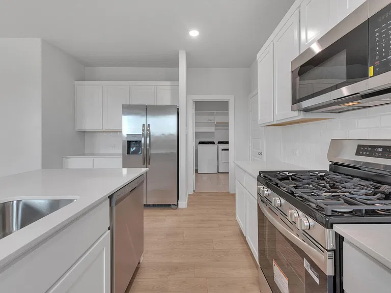 606 Green Grass Dr — Photo 10