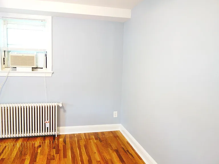 8210 Greenwood Ave — Photo 32