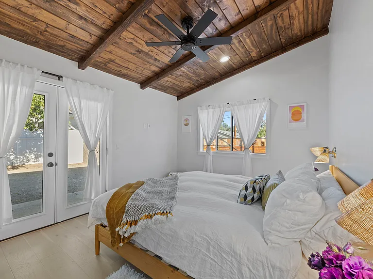 251 N Encinal Ave — Photo 16