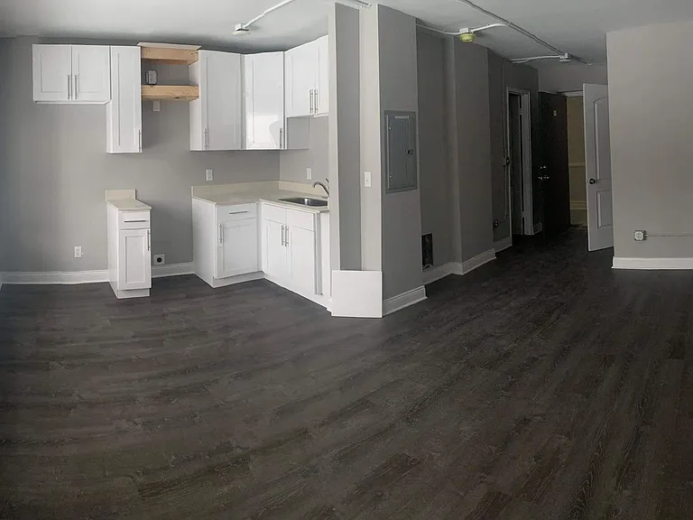 Fully Remodeled Apartments Available Now — Photo 1