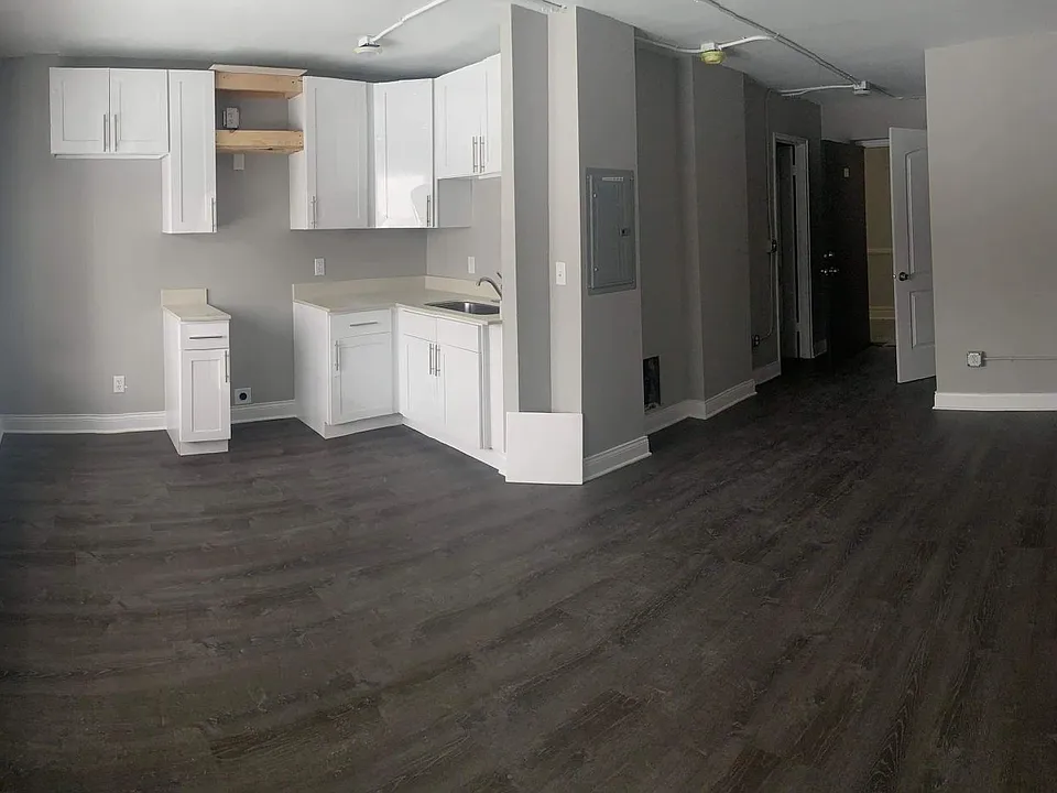 Maple Commons - Fully Remodeled Apartments